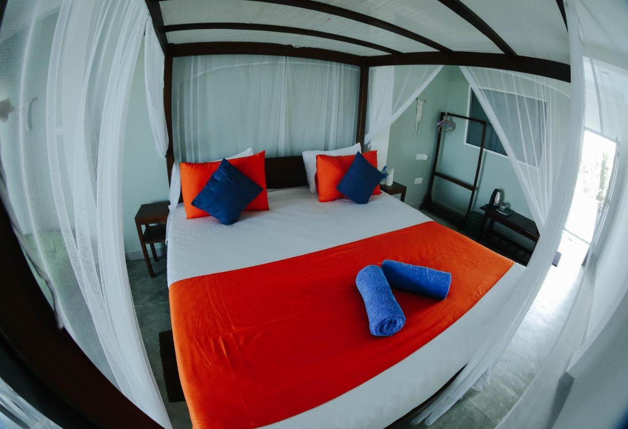 Seals Harbor Hotel Велигама Экстерьер фото